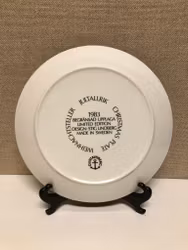 STIG LINDBERG. Christmas plate, porcelain, Gustavsberg, 1983.