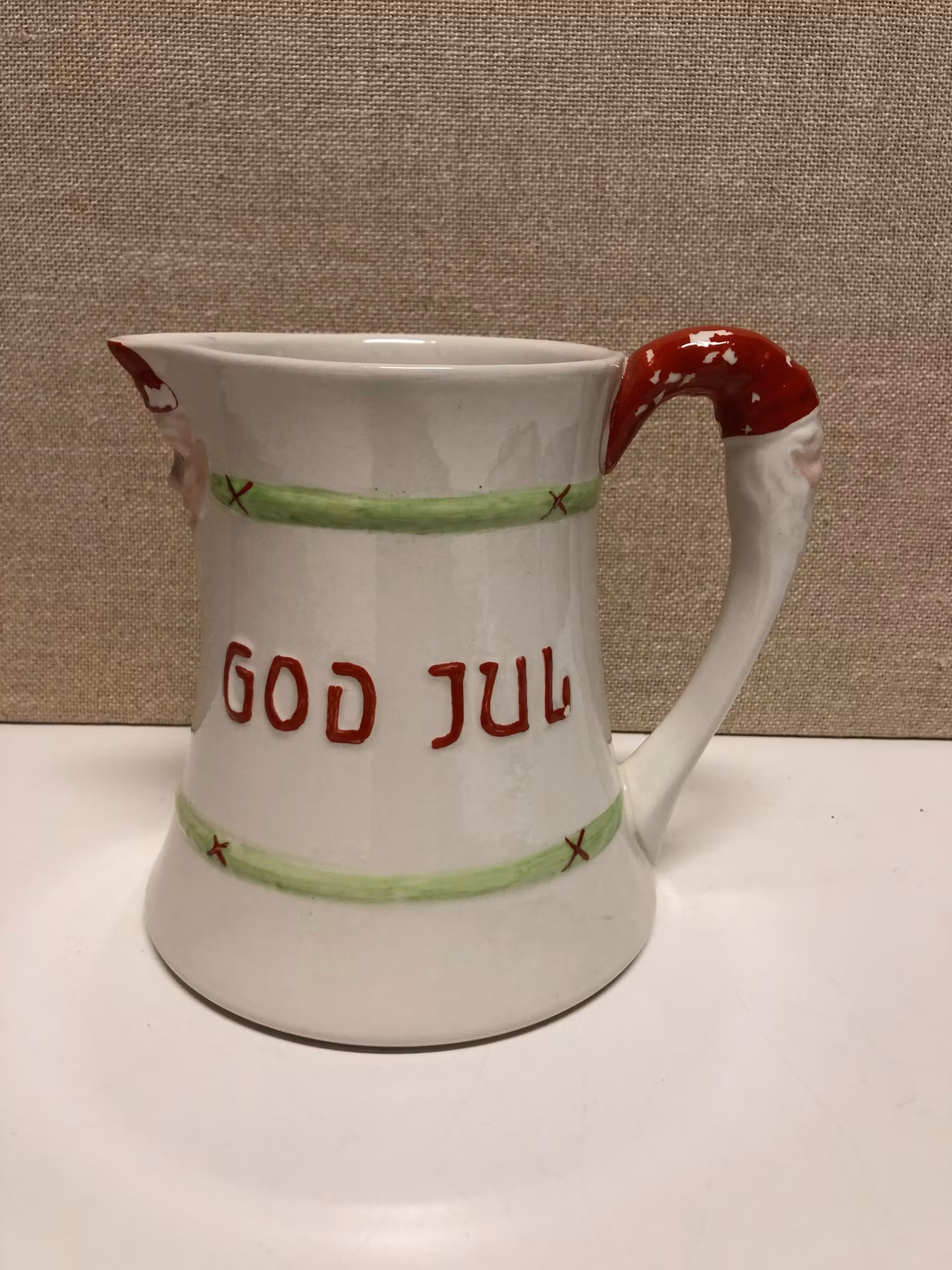 TILLBRINGARE, flintgods, handmålad, "God Jul", Gustavsberg.
