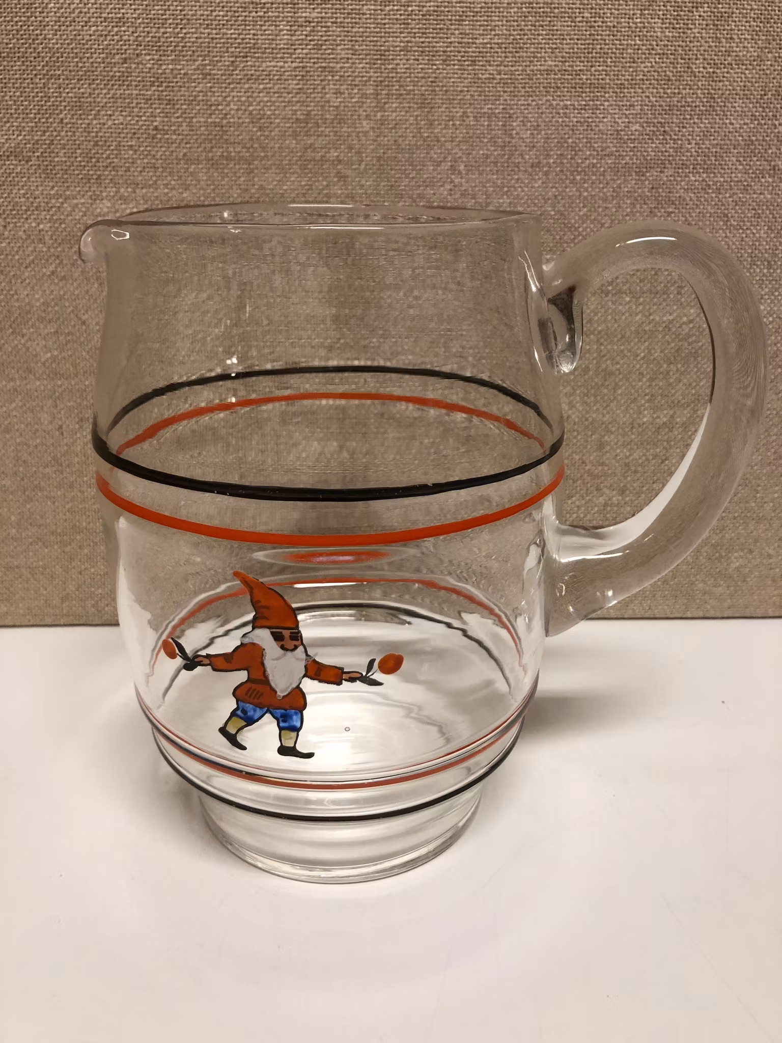 TILLBRINGARE, glas, handblåst, "Julmotiv", 1900-talets första hälft.