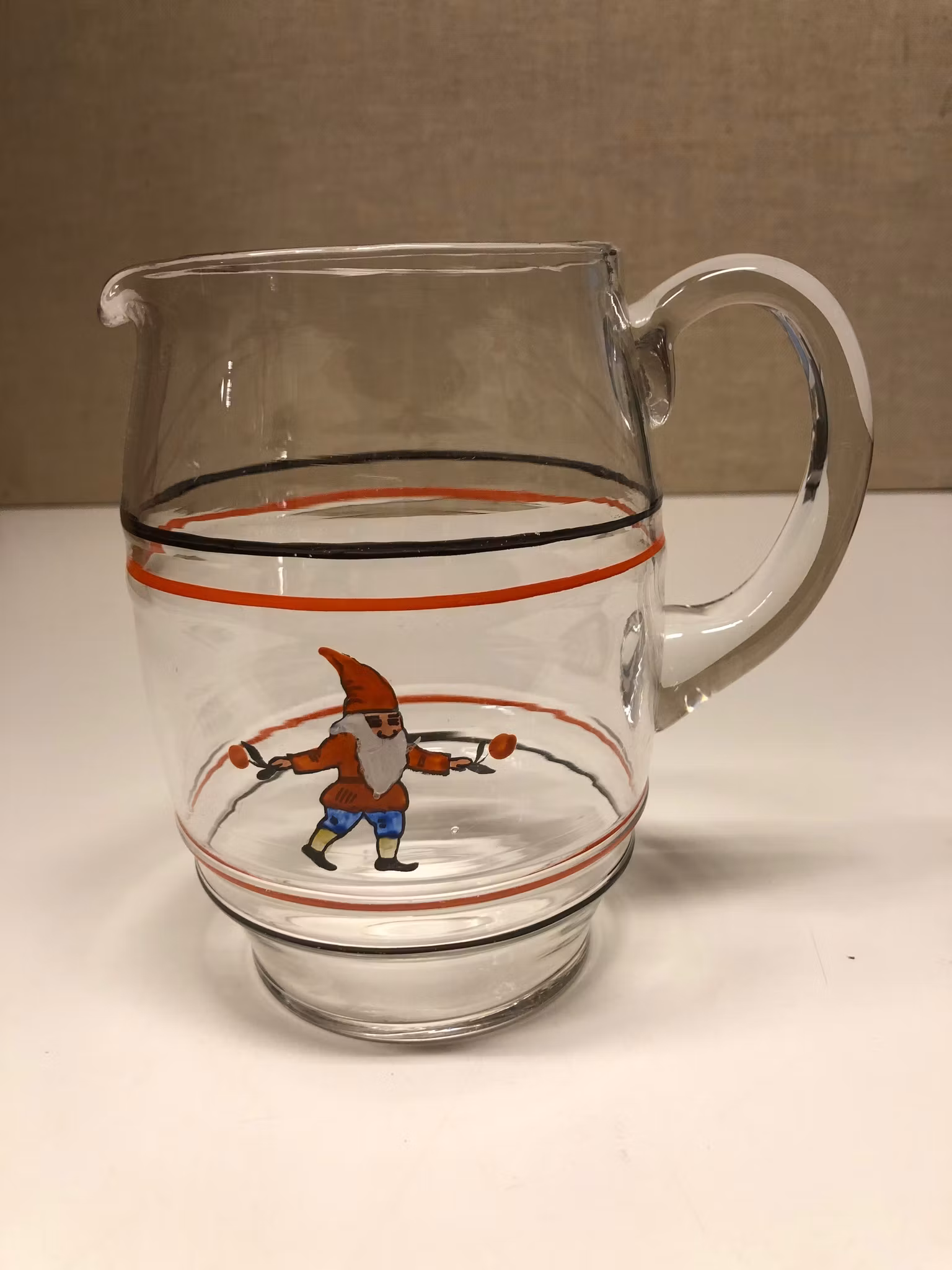 TILLBRINGARE, glas, handblåst, "Julmotiv", 1900-talets första hälft.
