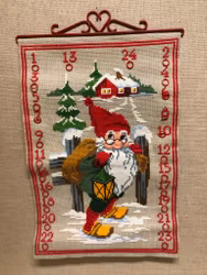 JULKALENDER/VÄGGBONAD, textil, handbroderad, 1900-talets andra hälft.