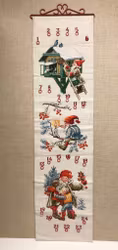 JULKALENDER/VÄGGBONAD, textil, handbroderad, 1900-talets andra hälft.