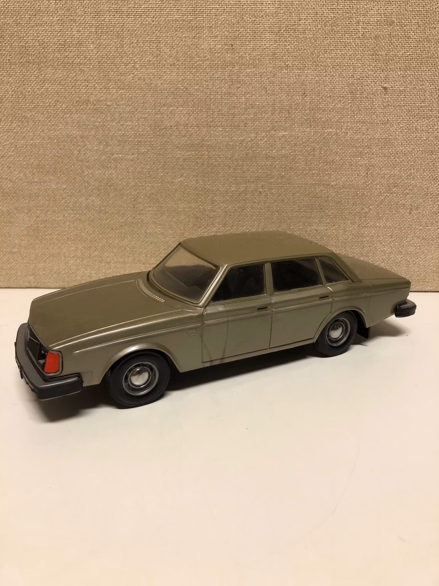 BIL, plast, Volvo 244 DL, Finland, 1980-tal.