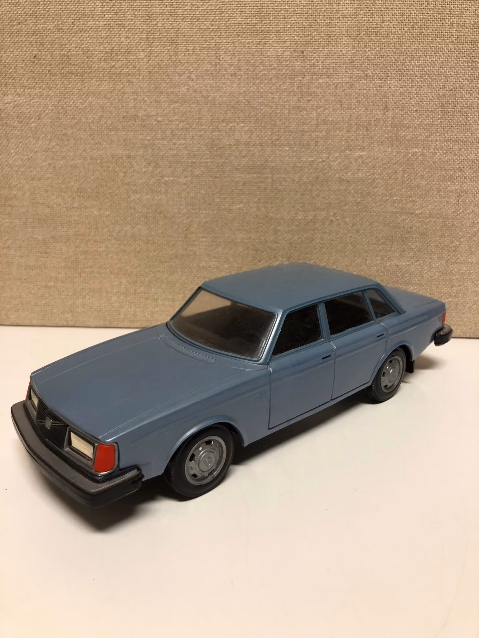 BIL, plast, Volvo 244 DL, Finland, 1980-tal.
