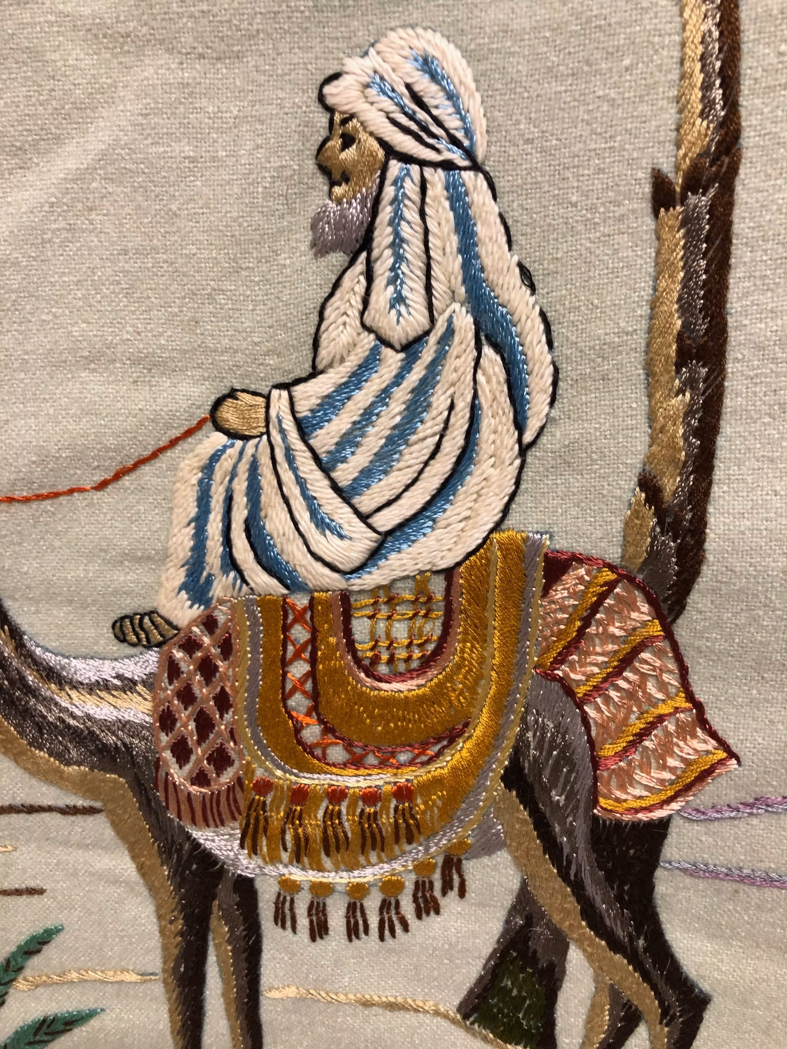 VÄGGBONAD, textil, handbroderad, "Still Natt", 1900-talets första hälft.