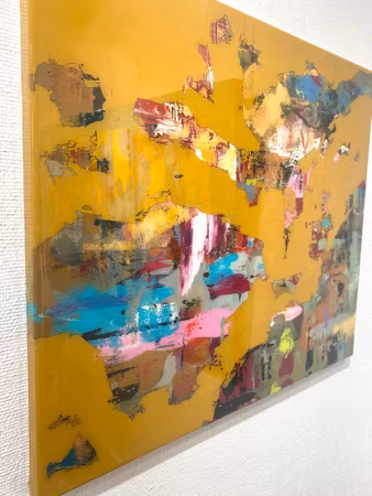 "Border on Yellow" av Crisis, Akryl & Resin på duk, 70x60cm