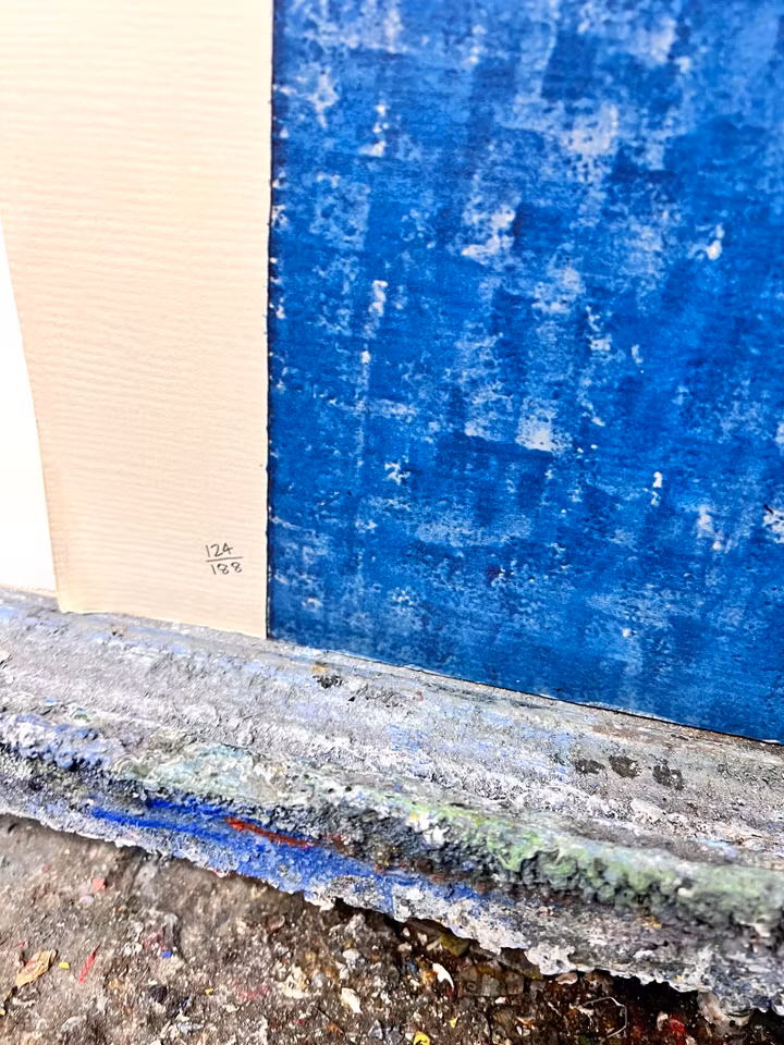 Robert Benson, färglitografi "Studiojeans", bladstorlek 64 x 90 cm.