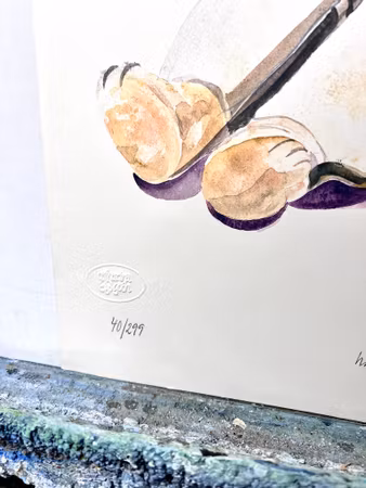 "Uppklädd Nalle" Handkolorerat färglitografi av Catharina Göth. 45x65 cm