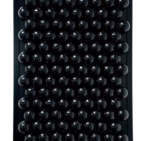 "Blackballs" Blandteknik med golfbollar av Adam Ström. 55x40 cm