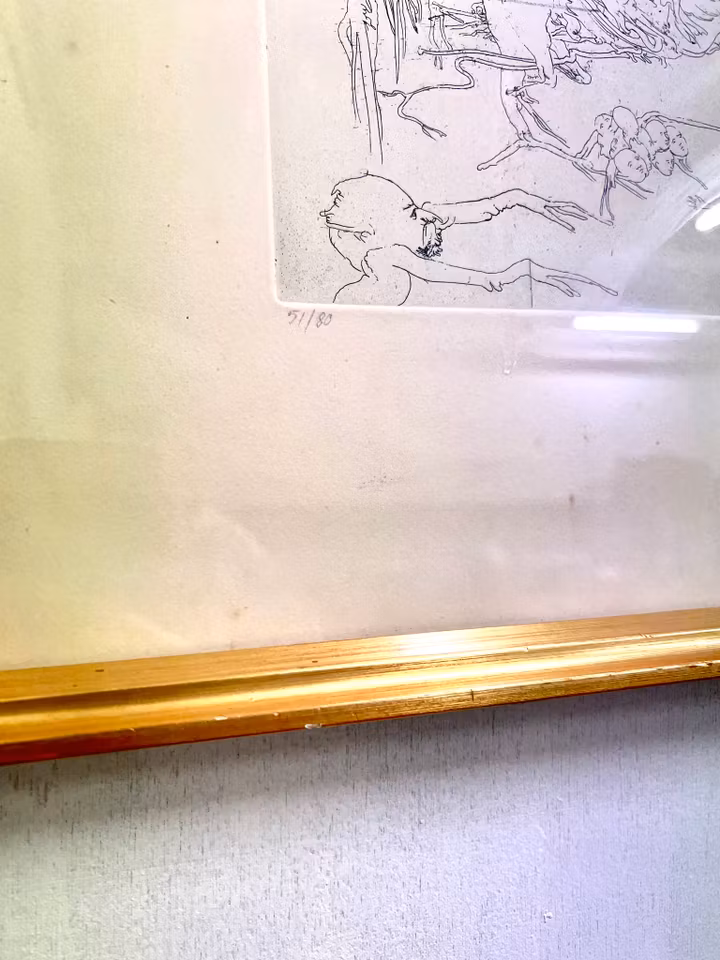 Svartvit surrealistisk etsning av Dado. 68x53 cm