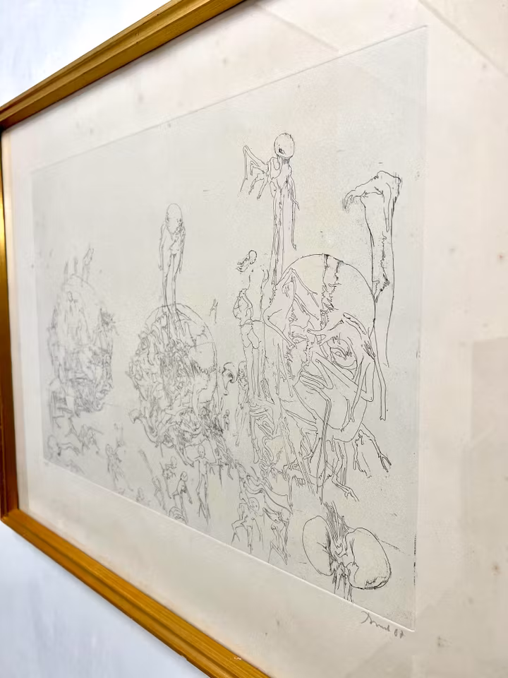 Svartvit surrealistisk etsning av Dado. 68x53 cm