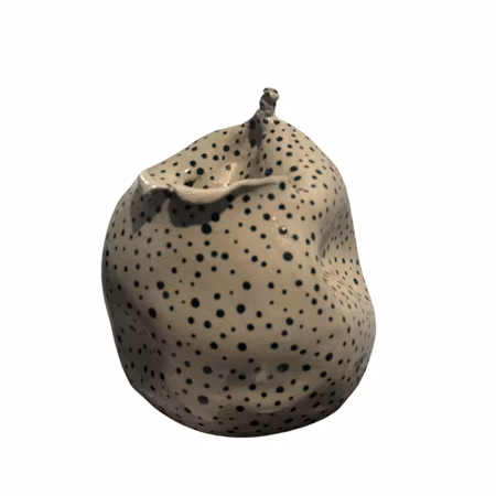 Så glad att jag spricker I - glasyr på stengodslera av Helena Sandgathe H. 22 cm