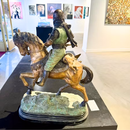 “Arab on horseback” Bronsskulptur av Antoine Barye (Efter). Höjd 63 cm