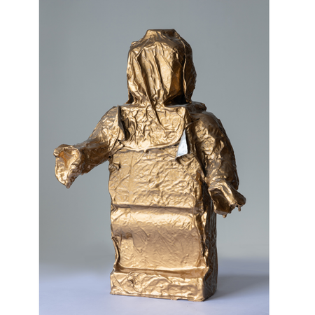 Wrapped up lego, Skulptur av Adam Ström. h 42 cm. Del av serien Melted Lego