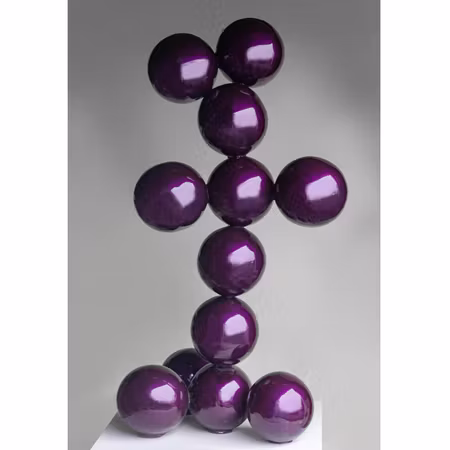 "Hug me (Purple)", Skulptur av Adam Ström. h 130 cm. Del av serien Balldog