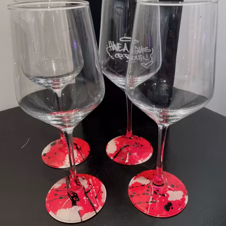 White wine glasses/set of four, Handmålat av Mike Blomqvist, Höjd 24 cm