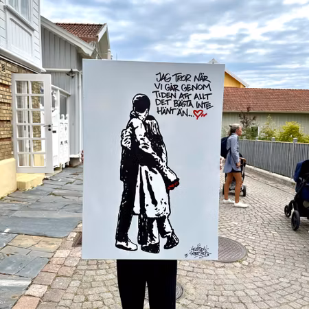 Jag tror när vi går.., Blandteknik på duk av Hellstrom Street Art, 70x100 cm