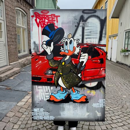 "Gratitude is the Attitude" av Mike Blomqvist, blandteknik med sprayfärg, akryl och metallic-effekter på duk, 100x151 cm.