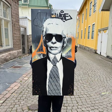"Style Icon" av Mike Blomqvist, blandteknik med sprayfärg och akryl på duk, 50x100 cm.