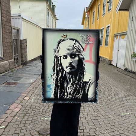 "Ruff Seas" av Mike Blomqvist, blandteknik med sprayfärg och akryl på duk med målad träram, 64x84 cm.