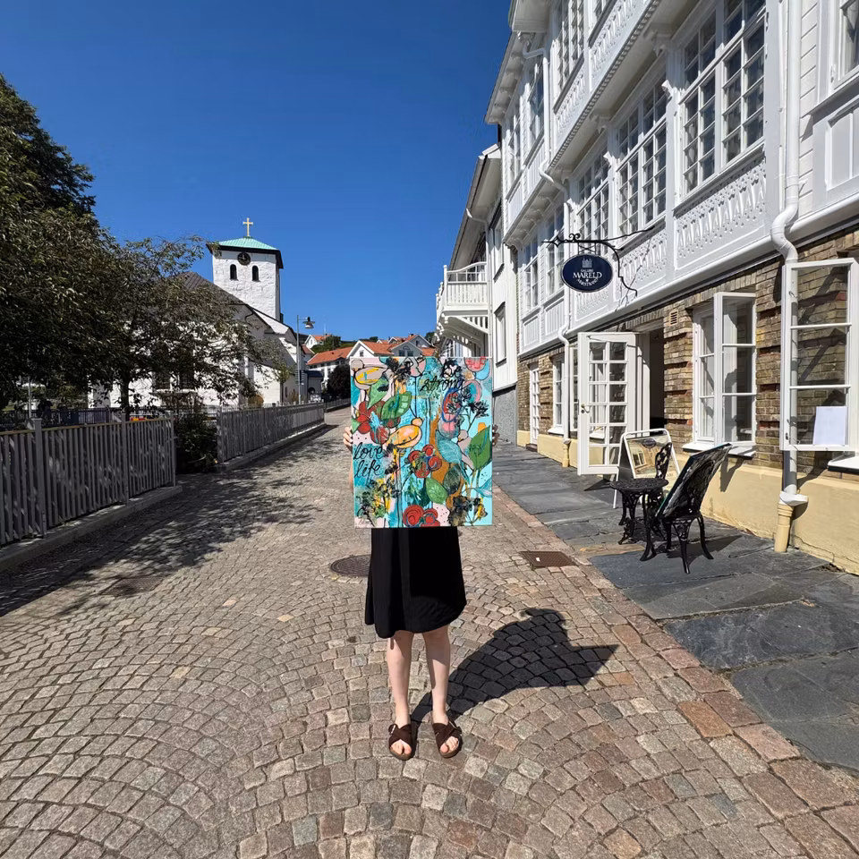 "Be strong & love life", Akryl på duk av Hanna Ekegren, 50x61 cm