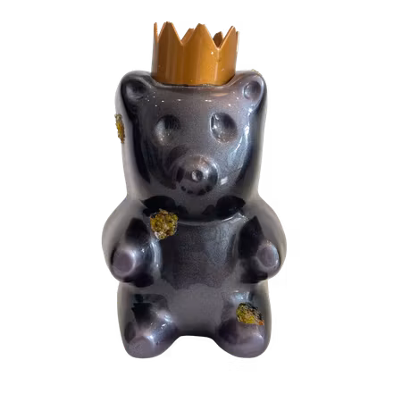 Candy King Midnight, Skulptur, gjuten, handmålad av Adam Ström. 18 x 14 cm. Del av serien Candy King