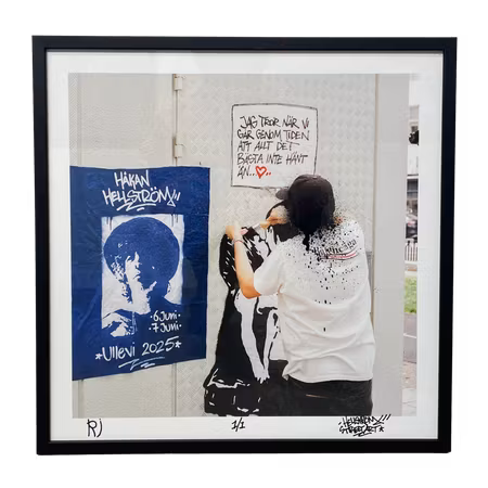 'Streetphoto III', Fotografi av Rasmus Johanson & Hellstrom Street Art, 40x40 cm