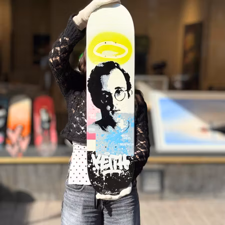"Keith", Blandteknik på skateboard av Mike Blomqvist, 80x20 cm