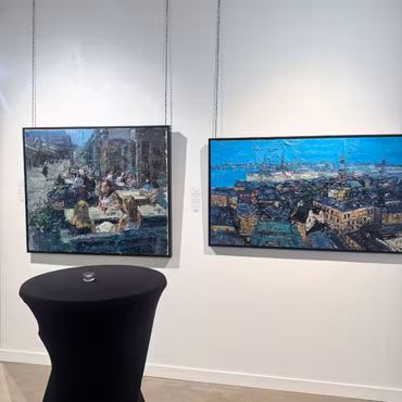 "Fika-Kungstorget I", olja på duk av John Ma, 120x100 cm