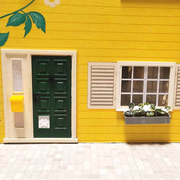 Ytterdörr med kattlucka, reservdel till Lundby front den gula
