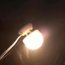 Lampa Halv Boll med piggar