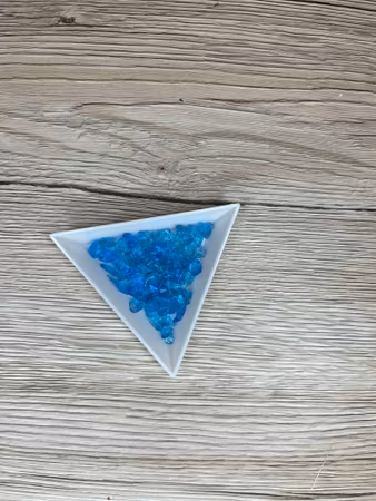 1 / 2 Syntetisk Sten Chip 5-10 mm, Turkos (10g)