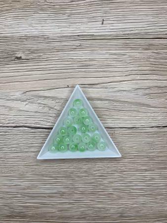 8mm glaspärlor ljusgrön mix