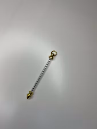 Pinne med fäste till nyckelring – Guld (8,5 cm) (st)