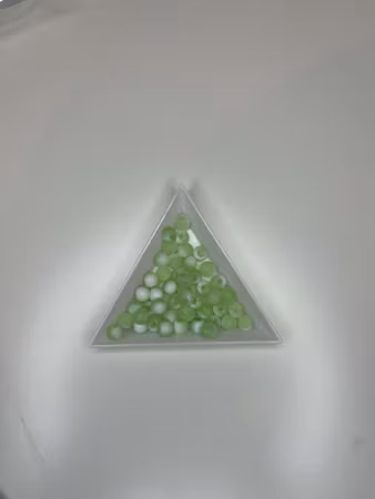 Pärlor frostad  Grön 2 färgad (6mm) 100st