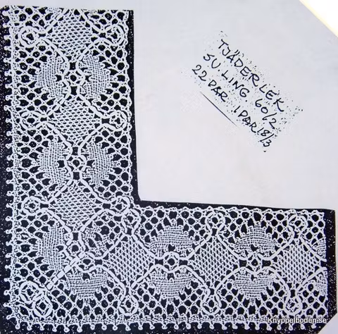 Tjäderlek 22,5x22,5 cm
