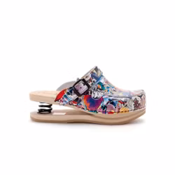 Trätofflor Baldo med fjäderdämpning och unika mönster i läder och bokträ | West Rose