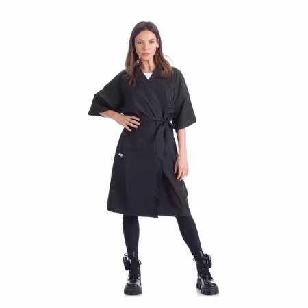 Arbetskimono i tekniskt tyg med V-ringning & justerbart midjebälte – unisex | West Rose