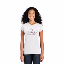 Kortärmad t-shirt med tryck för dam - Love Being A Nurse | Cutieful