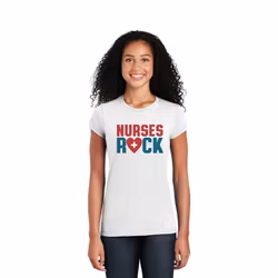 Kortärmad t-shirt med tryck för dam – Nurses Rock | Cutieful