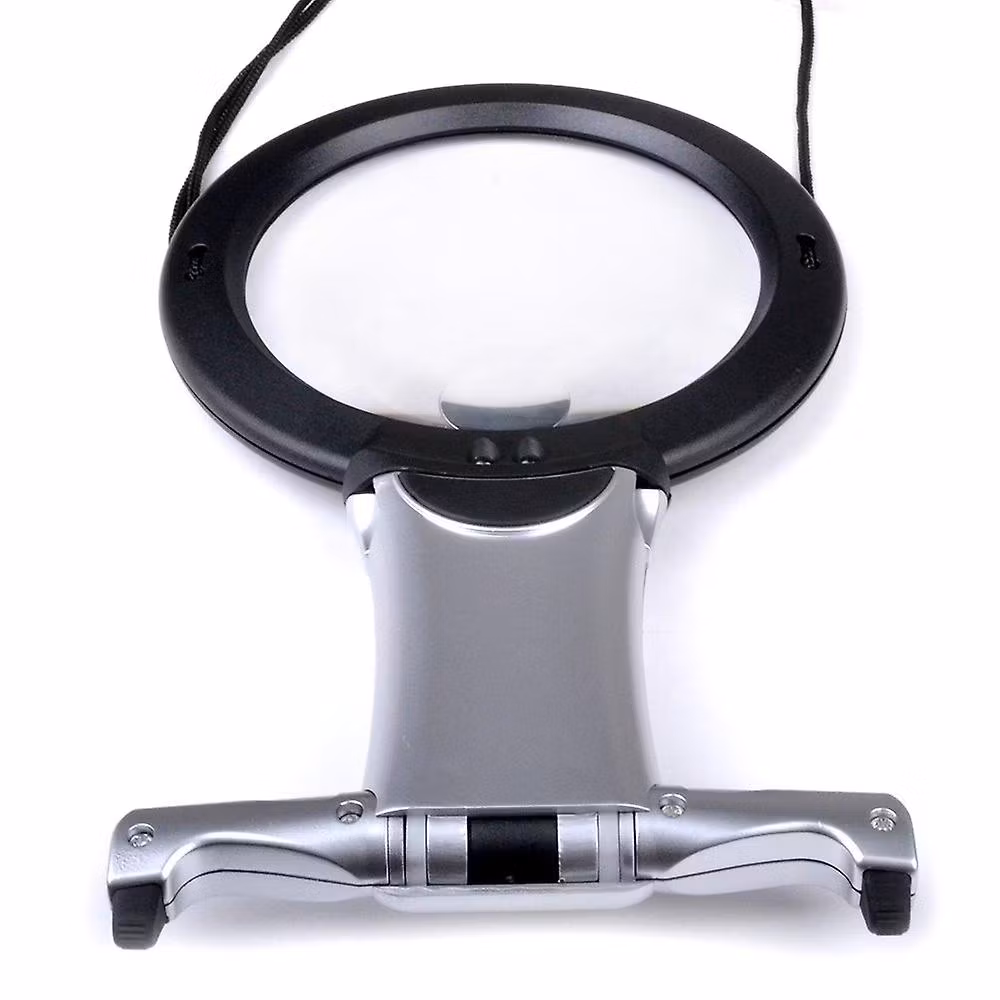 Forstørrelsesglass – stativ og LED–lys