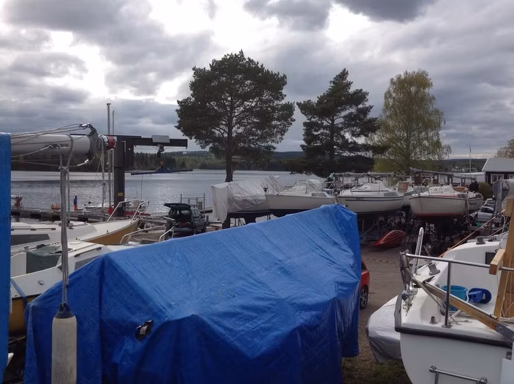 Sommaruppläggning kölbåt