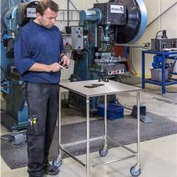 Rullbord 605x605x885mm, 150kg, broms, KM270B