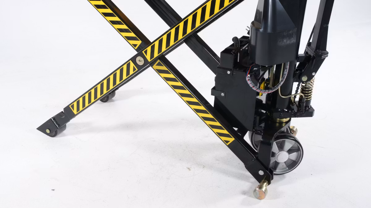 Saxlyftvagn elektrisk 1500kg, 1170 mm, 1832043013