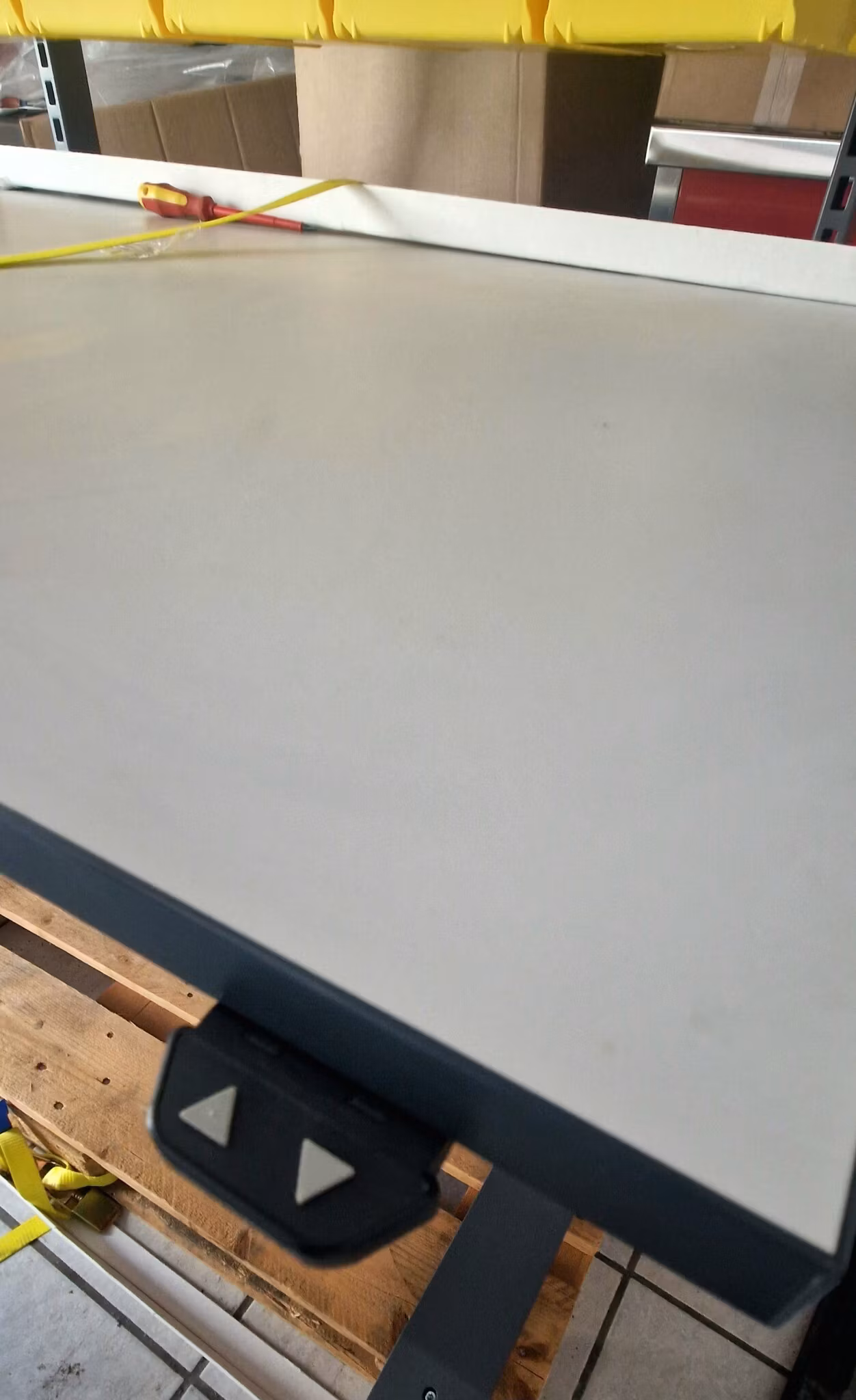 Elektriskt höj & sänkbart arbetsbord 250 kg