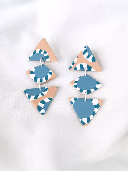 TRIANGLAR