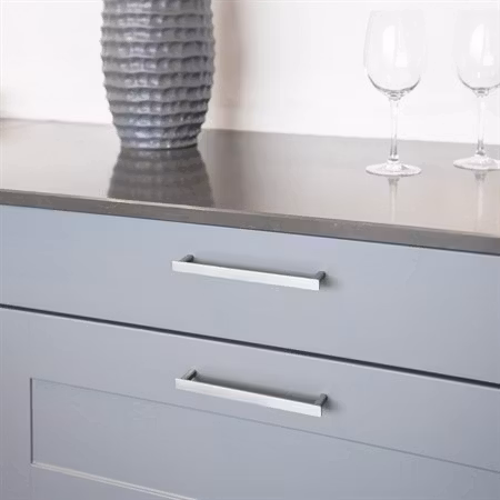 Beslag design Handtag Bror C/C 160mm Förnicklad Förslag