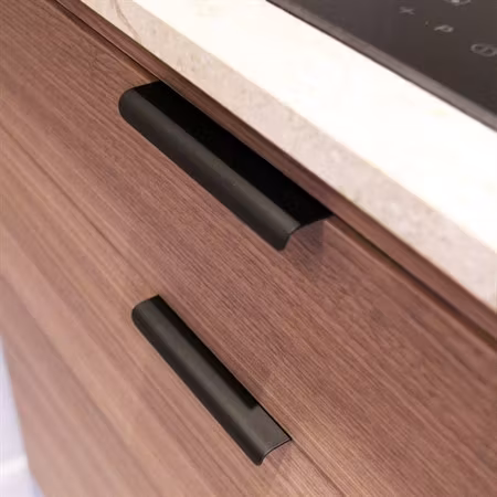 Beslag design Handtag Lip-40 (6 färger)