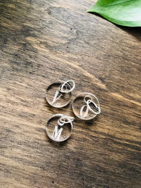 Cirkel med bokstav  - Plexi