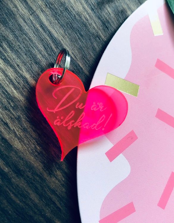 Du är älskad! Neonrosa